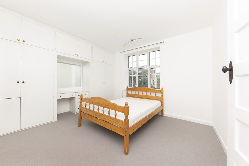 house or flat for sale or rent in south west London